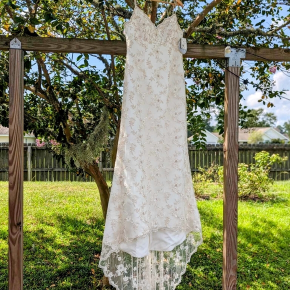 NWT Elegant Oleg Cassini ivory spaghetti strap size 16 wedding gown - Picture 3 of 16